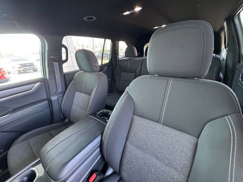 Used 2025 GMC Acadia Elevation image 12