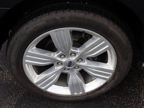 Used 2024 Ford Expedition Max Platinum image 9