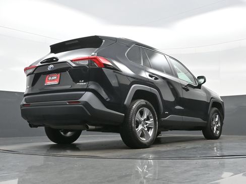 Used 2023 Toyota RAV4 LE AWD/4WD image 29
