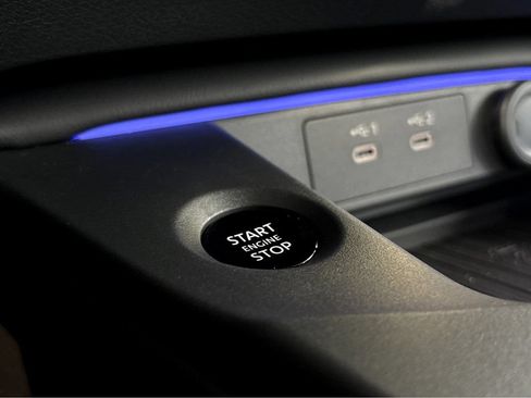 New 2026 Nissan Sentra SV w/ SV Convenience Package FWD image 5