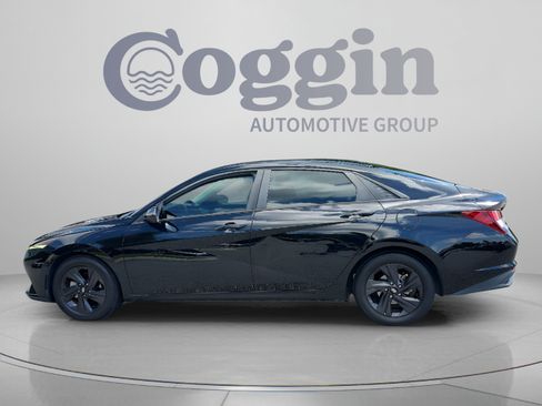Used 2021 Hyundai Elantra SEL FWD image 2