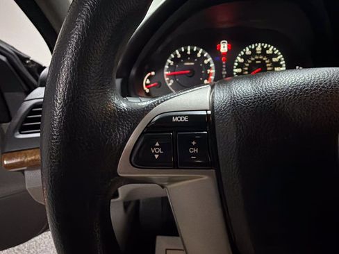 Used 2011 Honda Accord EX image 16