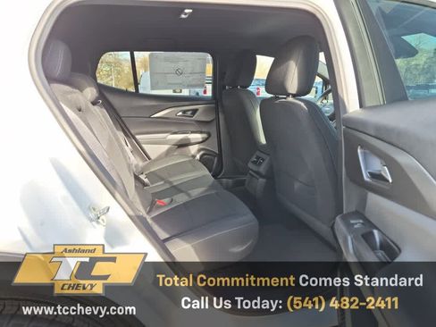 New 2026 Chevrolet Equinox EV LT image 14