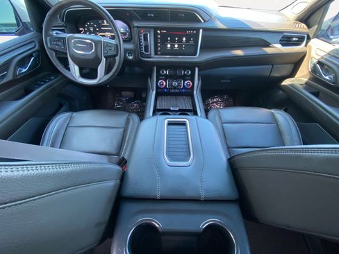 Used 2022 GMC Yukon XL Denali image 3