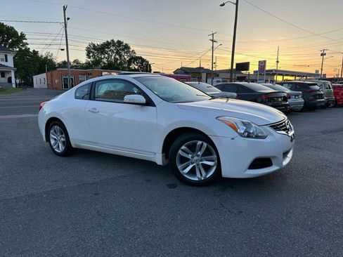 Used 2012 Nissan Altima 2.5 S w/ 2.5S Premium Pkg FWD image 2
