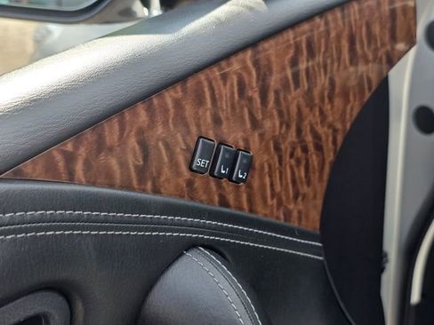 Used 2020 Nissan Armada Platinum w/ Interior Lighting Package image 21