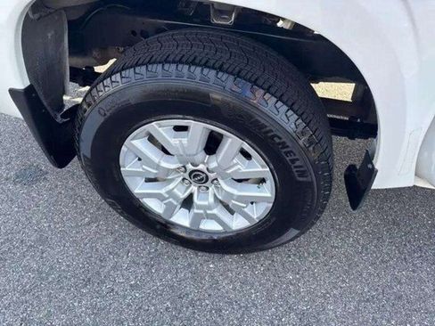 Used 2023 Nissan Frontier SV w/ SV Convenience Package image 28