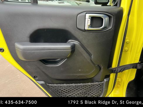 Used 2022 Jeep Wrangler Unlimited Rubicon image 18