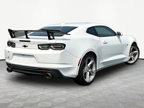 Used 2021 Chevrolet Camaro SS RWD image 6
