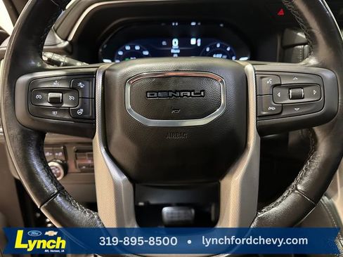 Used 2022 GMC Yukon Denali w/ Denali Premium Package AWD/4WD image 11