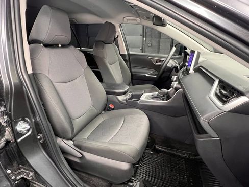 Used 2025 Toyota RAV4 XLE image 6