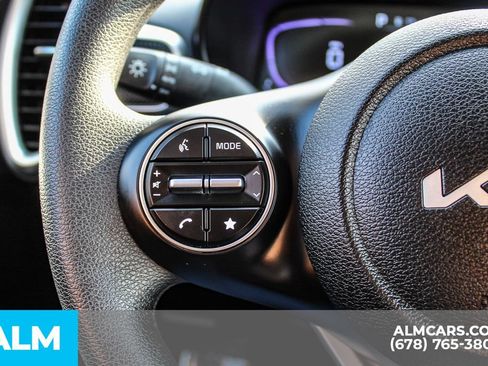 Used 2025 Kia Soul LX w/ LX Technology Package FWD image 24