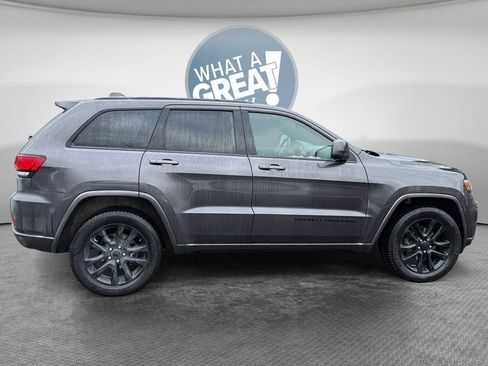 Used 2020 Jeep Grand Cherokee Altitude image 2