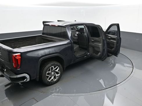 Used 2022 GMC Sierra 1500 SLT AWD/4WD image 25