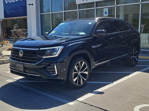 Certified 2024 Volkswagen Atlas Cross Sport SEL Premium R-Line AWD/4WD image 29