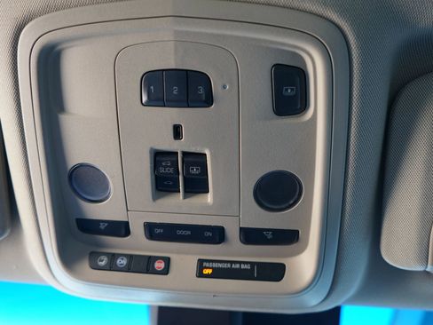 Used 2013 Cadillac XTS Premium image 29