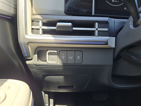 Used 2025 Hyundai Santa Fe Limited FWD image 27