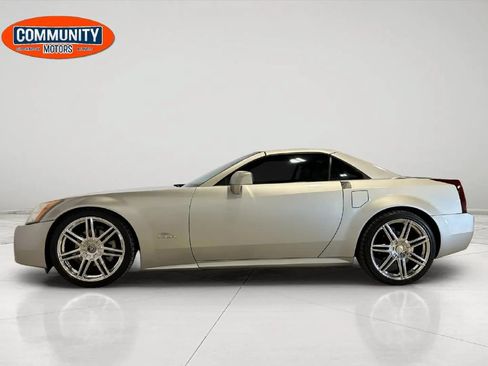 Used 2004 Cadillac XLR RWD image 3