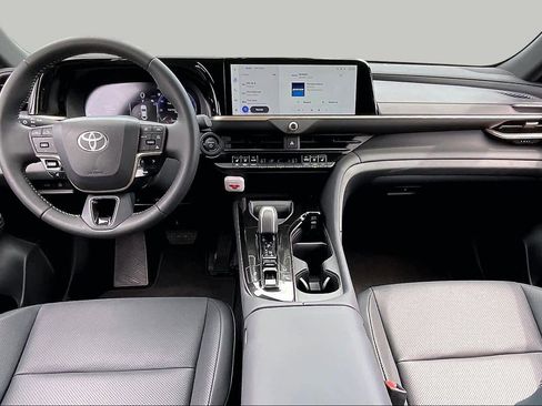 Used 2026 Toyota Crown AWD/4WD image 16