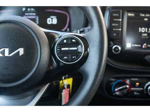 Used 2023 Kia Soul LX FWD image 7