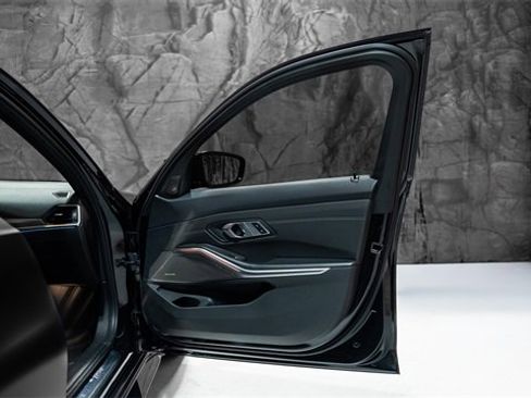 Used 2023 BMW M3 Competition w/ Executive Package image 8