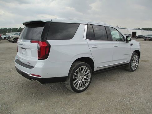 New 2026 GMC Yukon Denali w/ Denali Reserve Package AWD/4WD image 4