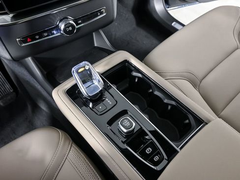 New 2026 Volvo XC90 B6 Plus w/ Protection Package Premier image 16