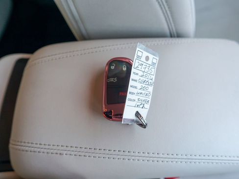 Used 2016 Chrysler 200 Limited FWD image 26