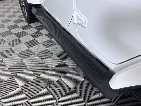 Used 2024 Jeep Wrangler High Altitude image 29