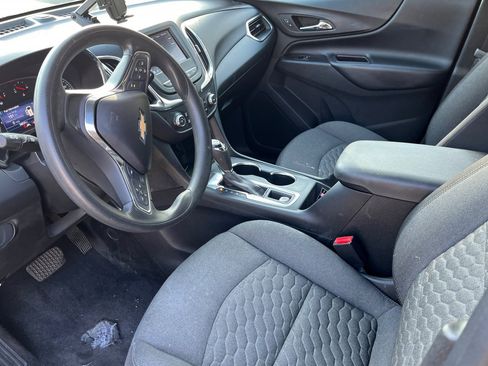 Used 2020 Chevrolet Equinox LT image 3