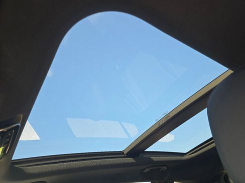 Used 2026 Mercedes-Benz GLC 300 4MATIC image 3