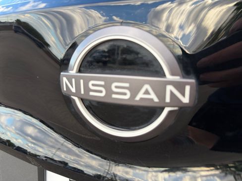 Used 2025 Nissan Leaf S FWD image 27