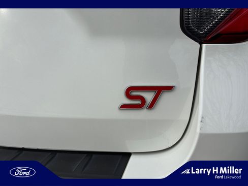 Used 2020 Ford Explorer ST w/ ST Street Pack image 24