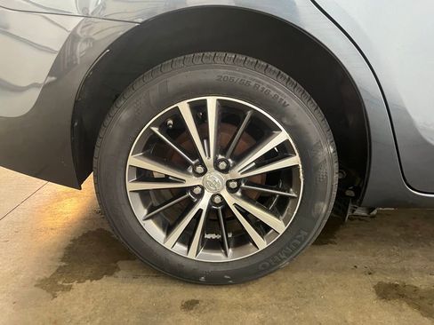 Used 2016 Toyota Corolla LE image 31