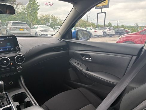 Used 2025 Nissan Sentra SV FWD image 33