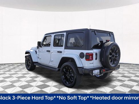 Used 2022 Jeep Wrangler Unlimited Sahara w/ Cold Weather Group image 9
