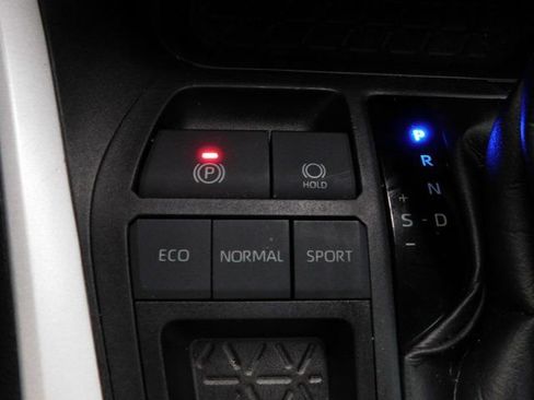 Used 2020 Toyota RAV4 XLE Premium image 44