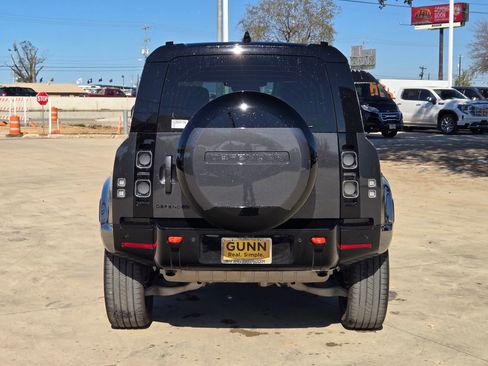 Used 2024 Land Rover Defender 110 X image 4