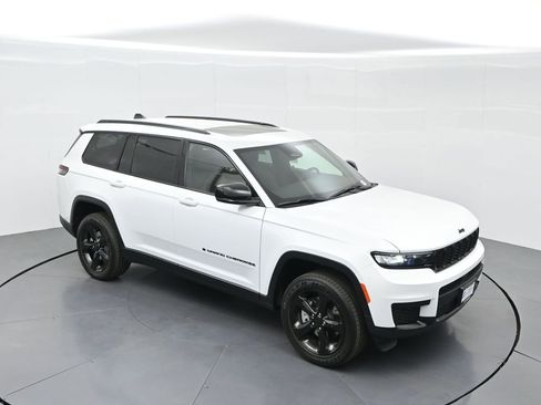 New 2025 Jeep Grand Cherokee L Altitude image 49