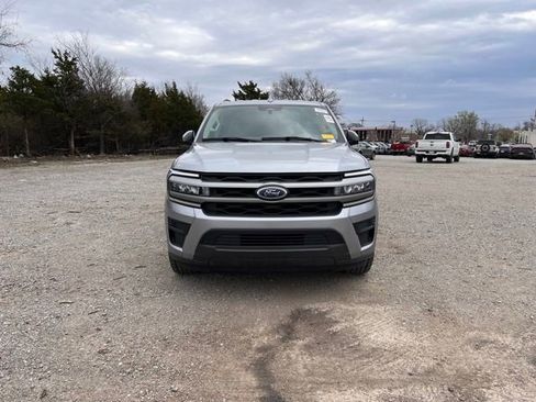 Used 2024 Ford Expedition XLT image 2
