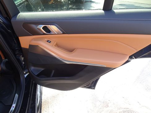 Used 2022 BMW X5 xDrive45e w/ M Sport Package image 22