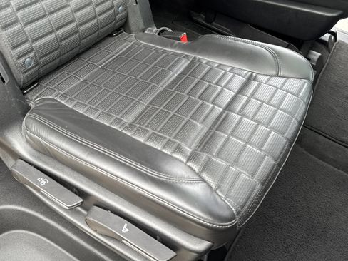 Used 2022 Cadillac Escalade ESV Premium Luxury Platinum w/ Heavy-Duty Trailer Package image 37