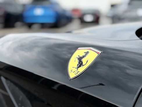 Used 2015 Ferrari California T RWD image 9