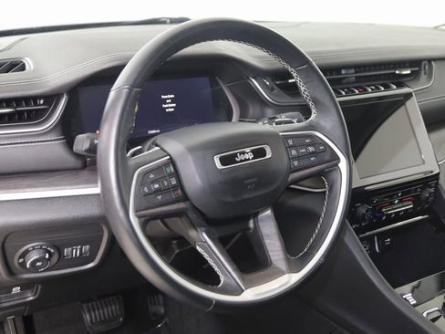 Used 2022 Jeep Grand Cherokee Limited image 6