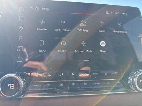 Used 2025 GMC Canyon AT4 w/ Nightfall Edition image 12