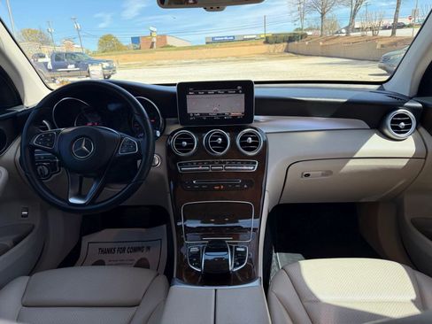 Used 2018 Mercedes-Benz GLC 300 4MATIC image 28