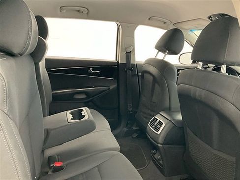 Used 2020 Kia Sorento AWD V6 image 26