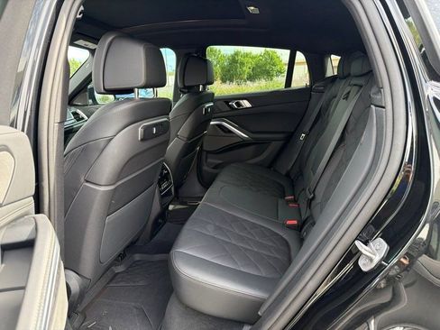 Used 2025 BMW X6 xDrive40i w/ Climate Comfort Package AWD/4WD image 11
