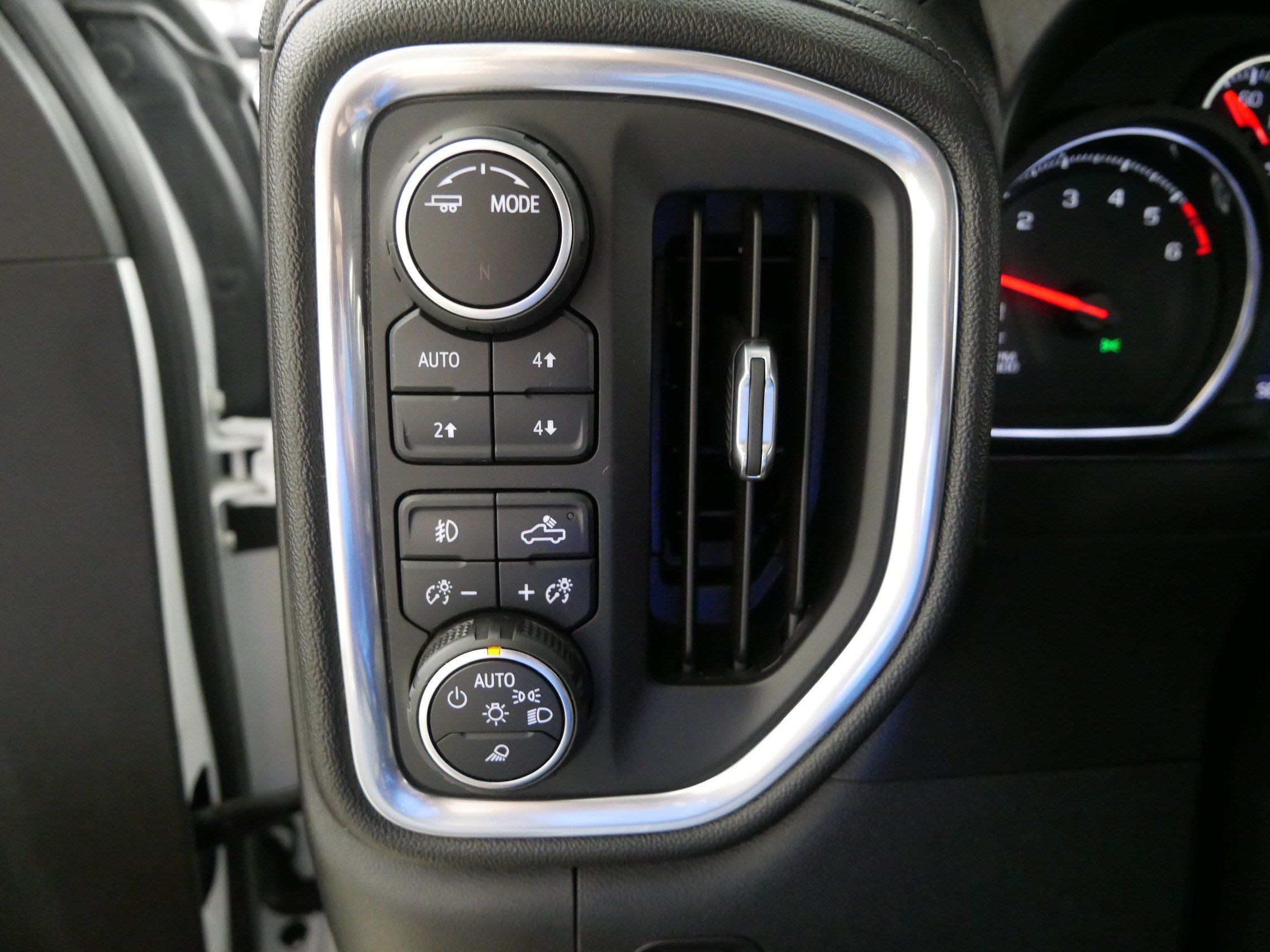 Certified 2020 Chevrolet Silverado 1500 RST AWD/4WD image 26