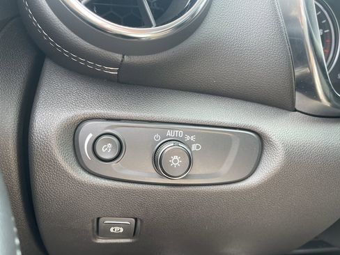 Used 2024 Chevrolet Blazer LT FWD image 17